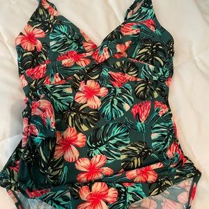 One piece, worn once